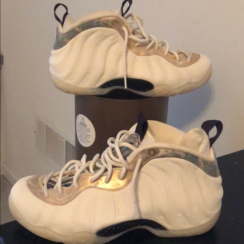 Nike foam posits